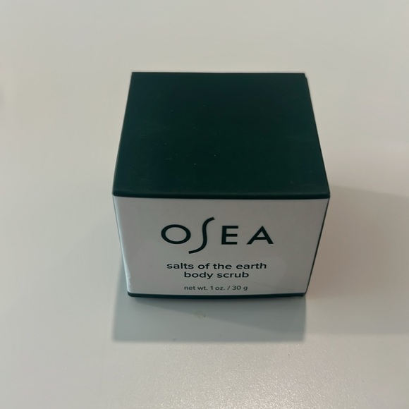 OSEA Salts of the Earth Body Scrub 1 oz - New In Box - Picture 2 of 5